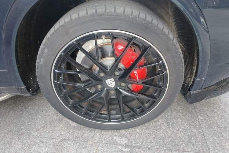 Used Porsche Cayenne 2011 Cayenne 3.0T Right Front Wheel Hub