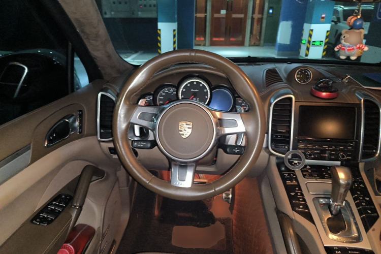 Used Porsche Cayenne 2011 Cayenne Turbo 4.8T Steering Wheel