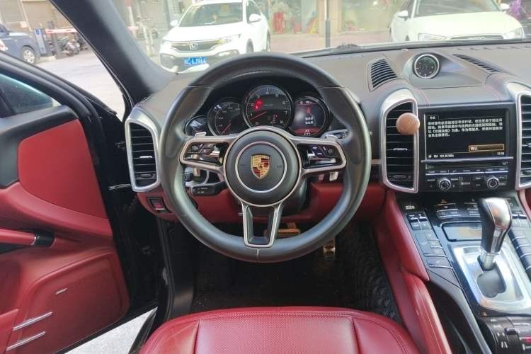 Used Porsche Cayenne 2011 Cayenne 3.0T Steering Wheel