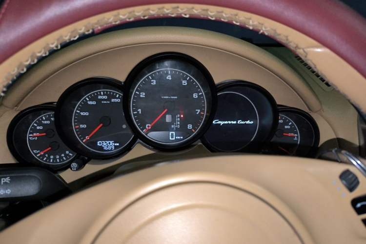 Used Porsche Cayenne 2011 Cayenne 3.0T Instrument Cluster