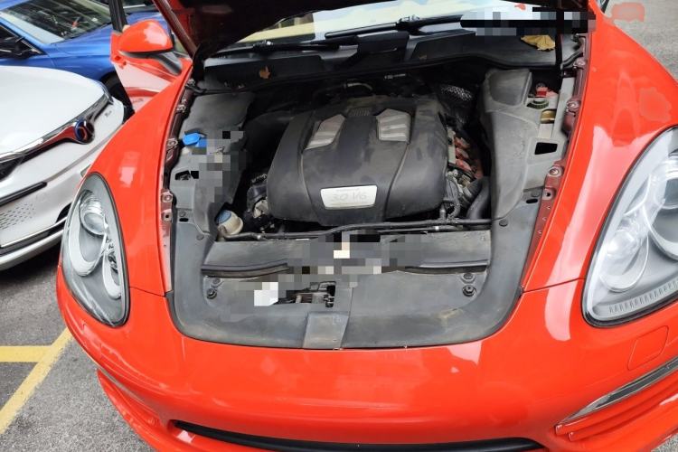Used Porsche Cayenne 2011 Cayenne 3.0T Engine Bay