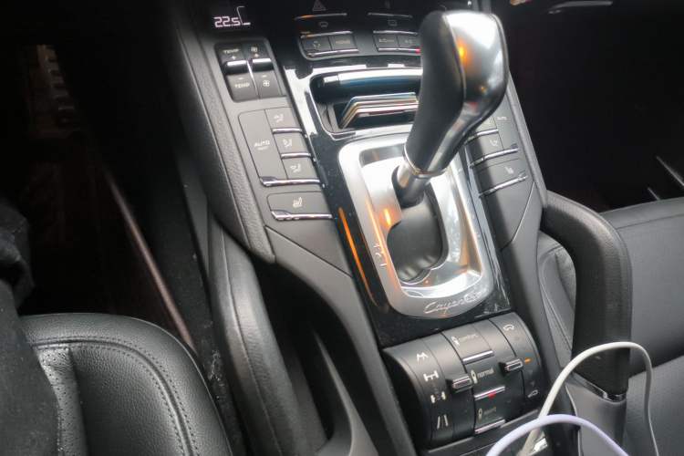Used Porsche Cayenne 2011 Cayenne 3.0T Gear Lever