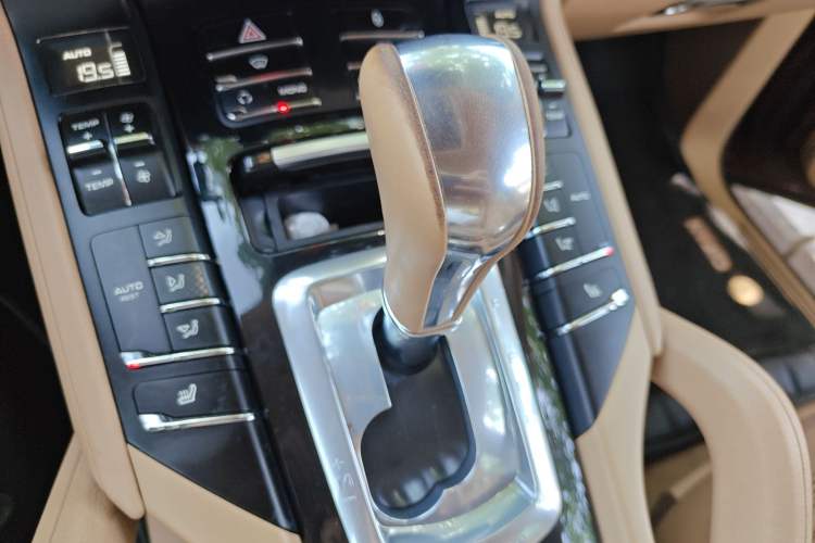 Used Porsche Cayenne 2011 Cayenne 3.0T Gear Lever
