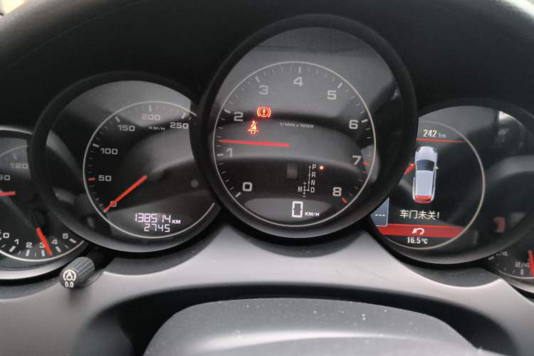 Used Porsche Cayenne 2011 Cayenne 3.0T Instrument Cluster