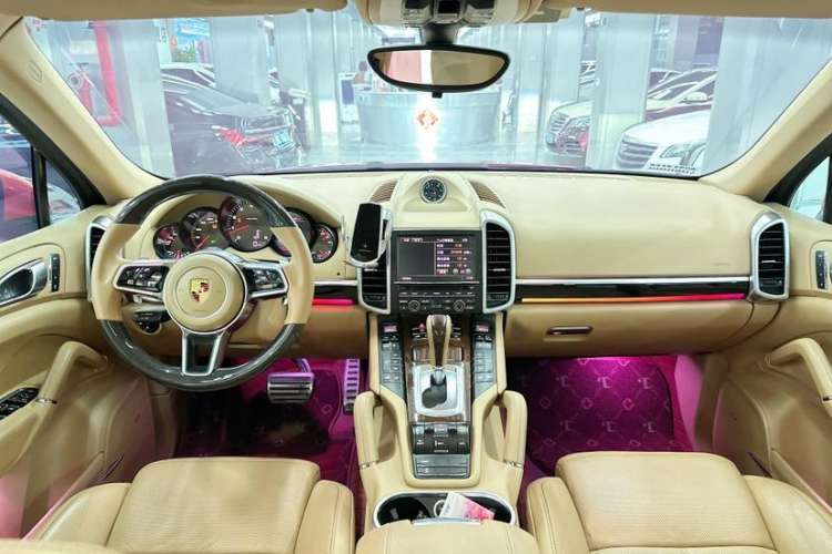 Used Porsche Cayenne 2011 Cayenne 3.0T Interior 1
