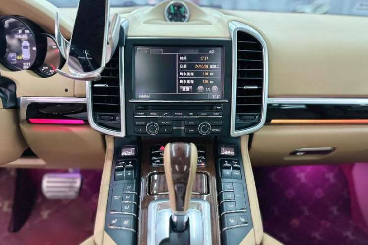 Used Porsche Cayenne 2011 Cayenne 3.0T Interior 4