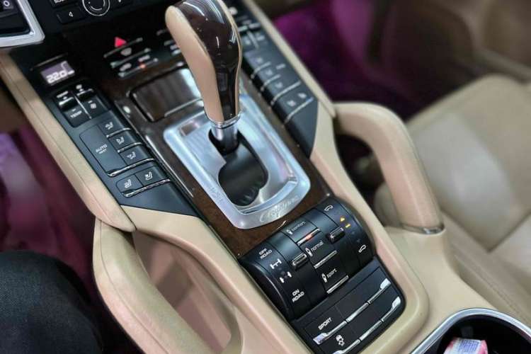 Used Porsche Cayenne 2011 Cayenne 3.0T Interior 5