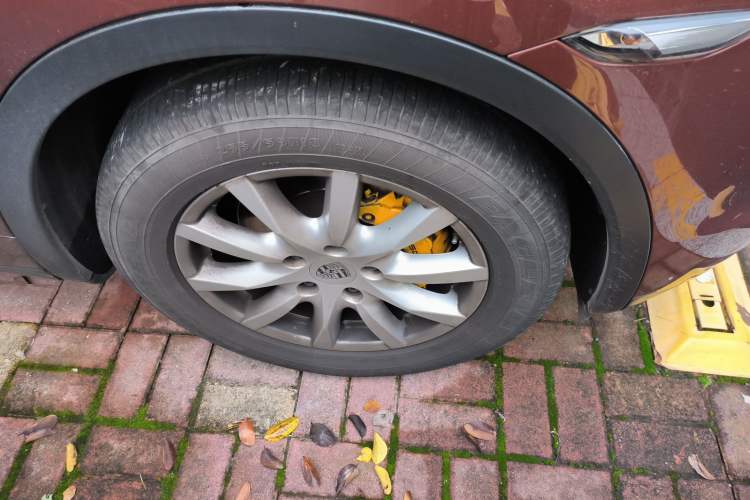 Used Porsche Cayenne 2011 Cayenne 3.0T Right Front Wheel Hub