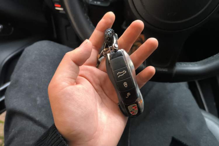 Used Porsche Cayenne 2011 Cayenne 3.0T Vehicle Key