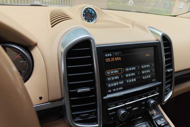 Used Porsche Cayenne 2011 Cayenne 3.0T Audio And AC Panel