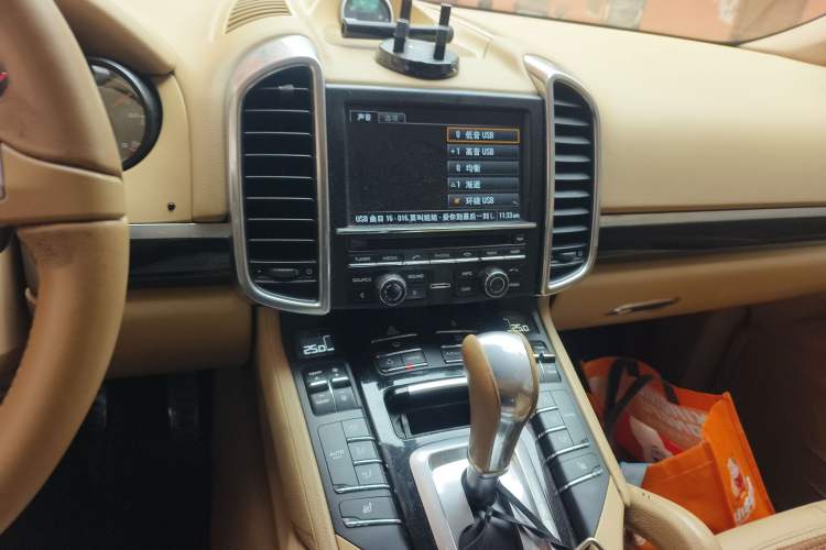 Used Porsche Cayenne 2011 Cayenne 3.0T Audio And AC Panel