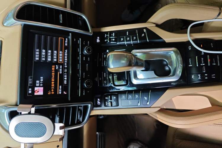 Used Porsche Cayenne 2011 Cayenne 3.0T Audio And AC Panel