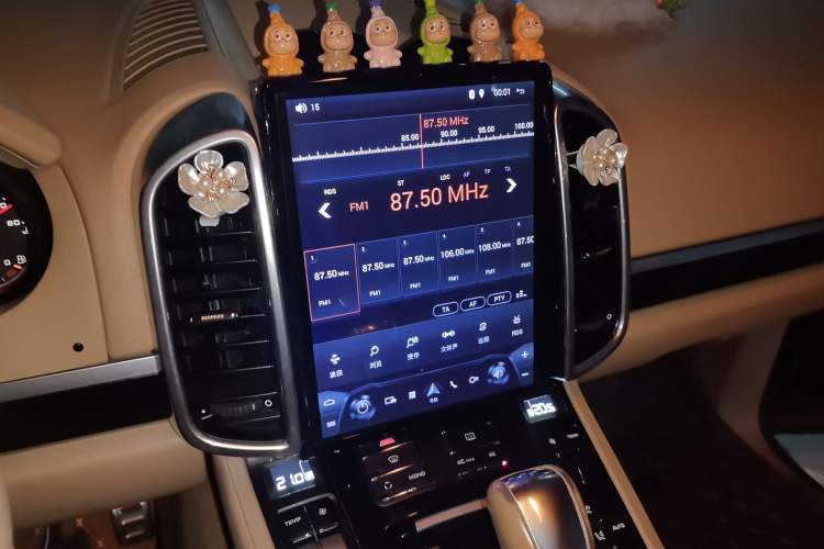 Used Porsche Cayenne 2011 Cayenne 3.0T Audio And AC Panel