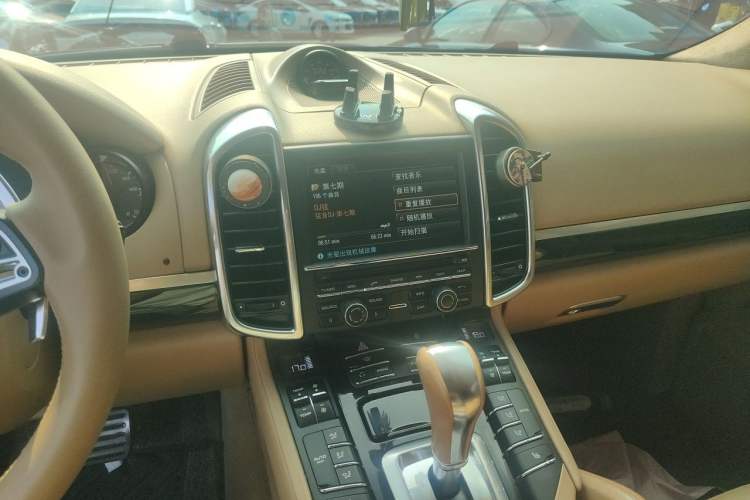 Used Porsche Cayenne 2011 Cayenne 3.0T Audio And AC Panel