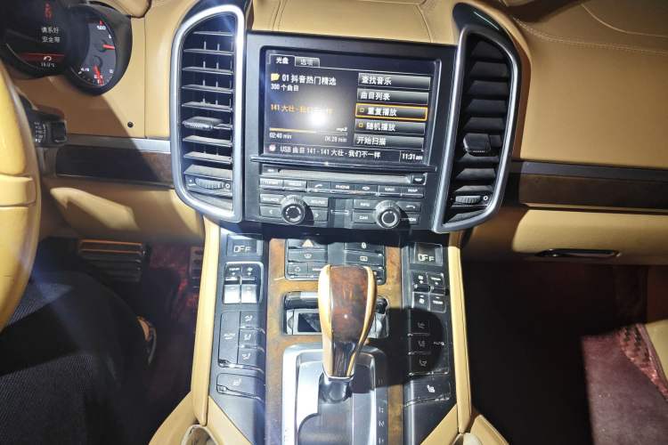 Used Porsche Cayenne 2011 Cayenne 3.0T Audio And AC Panel