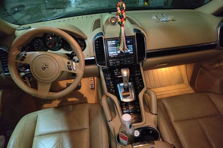 Used Porsche Cayenne 2011 Cayenne 3.0T Center Console