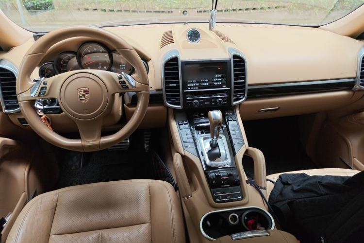 Used Porsche Cayenne 2011 Cayenne 3.0T Center Console