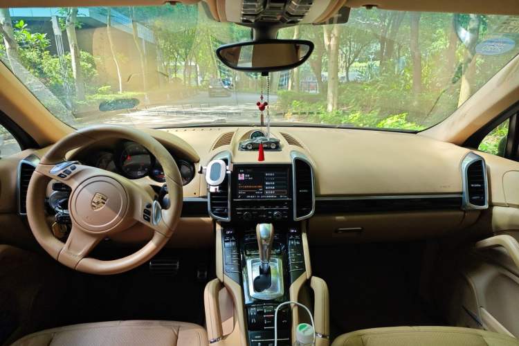 Used Porsche Cayenne 2011 Cayenne 3.0T Center Console