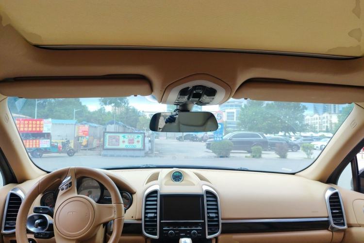 Used Porsche Cayenne 2011 Cayenne S 4.8L Center Console