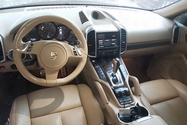 Used Porsche Cayenne 2011 Cayenne 3.0T Center Console