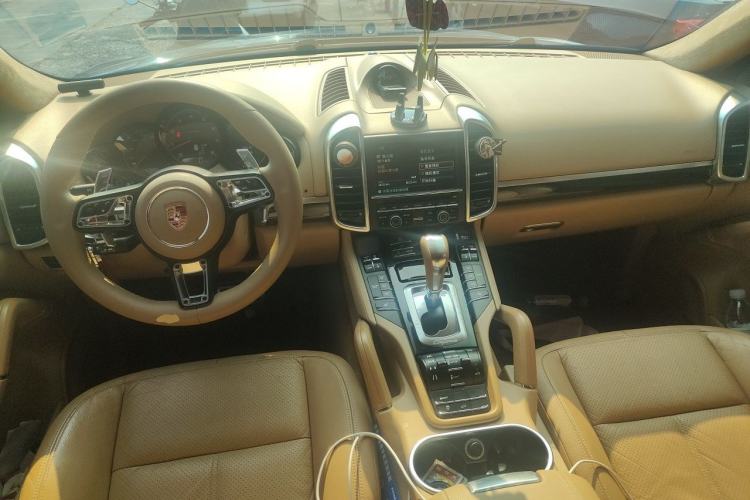 Used Porsche Cayenne 2011 Cayenne 3.0T Center Console