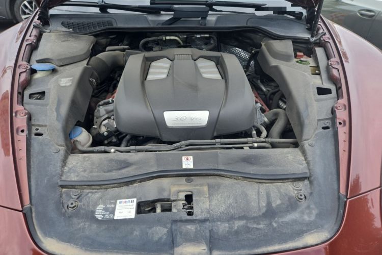 Used Porsche Cayenne  Engine Bay