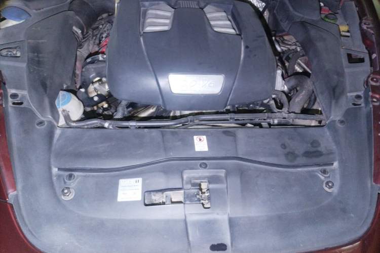 Used Porsche Cayenne 2011 Cayenne 3.0T Engine Bay