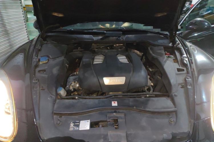 Used Porsche Cayenne 2011 Cayenne 3.0T Engine Bay