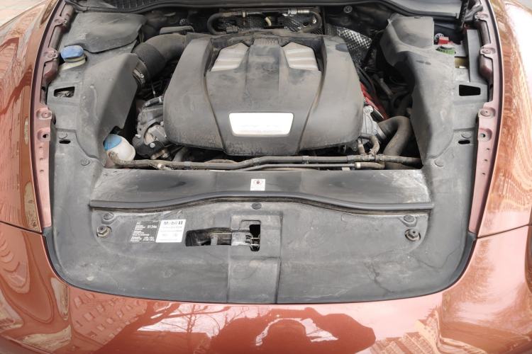 Used Porsche Cayenne 2011 Cayenne 3.0T Engine Bay