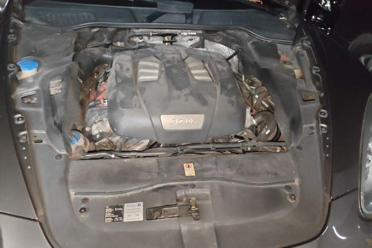 Used Porsche Cayenne 2011 Cayenne 3.0T Engine Bay