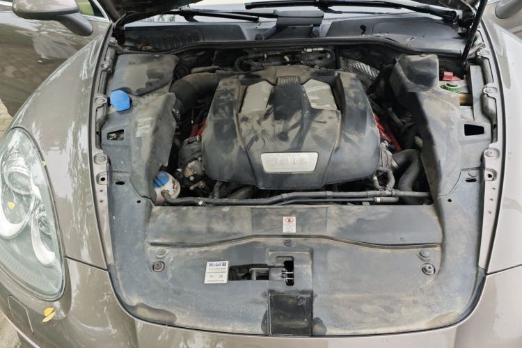 Used Porsche Cayenne 2011 Cayenne 3.0T Engine Bay