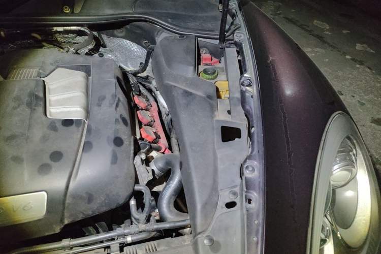 Used Porsche Cayenne 2011 Cayenne 3.0T Engine Bay Left