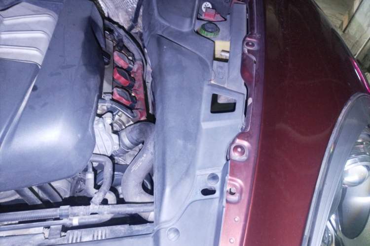 Used Porsche Cayenne 2011 Cayenne 3.0T Engine Bay Left