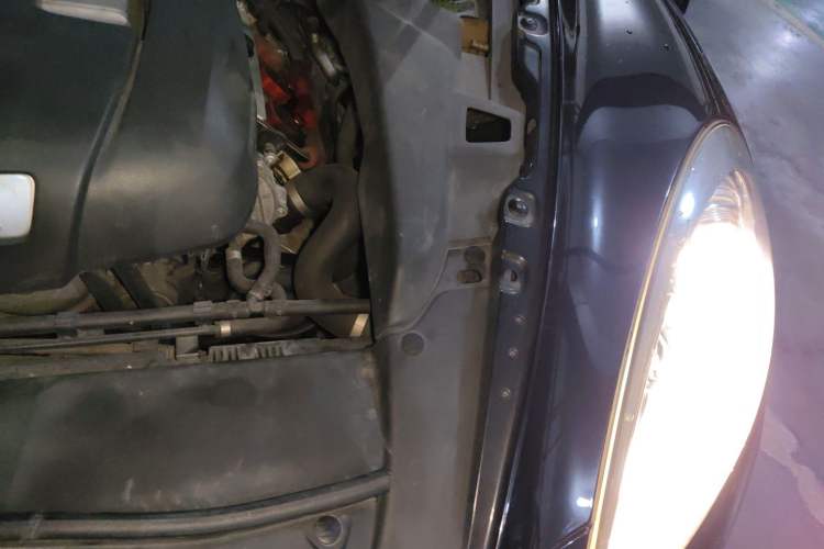 Used Porsche Cayenne 2011 Cayenne 3.0T Engine Bay Left
