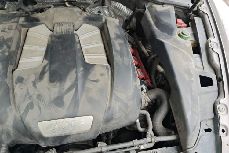 Used Porsche Cayenne 2011 Cayenne 3.0T Engine Bay Left
