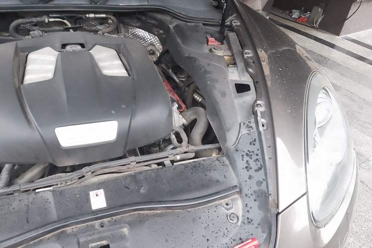 Used Porsche Cayenne 2011 Cayenne 3.0T Engine Bay Left