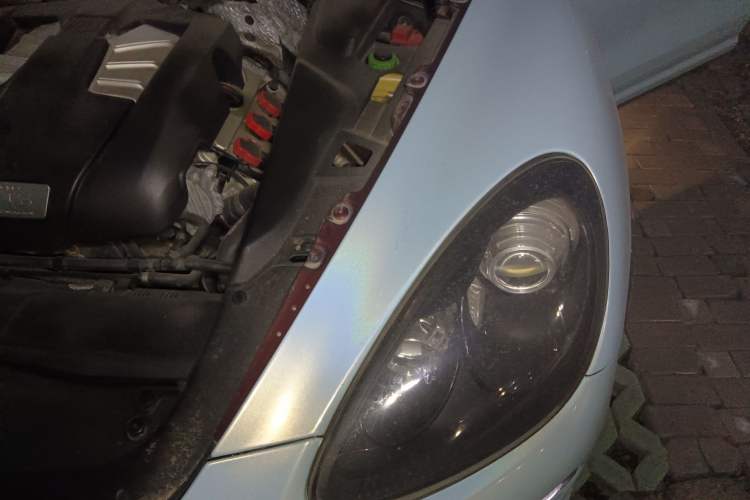 Used Porsche Cayenne 2011 Cayenne 3.0T Engine Bay Left