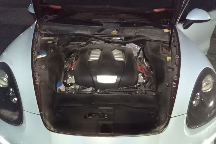 Used Porsche Cayenne 2011 Cayenne 3.0T Engine Bay