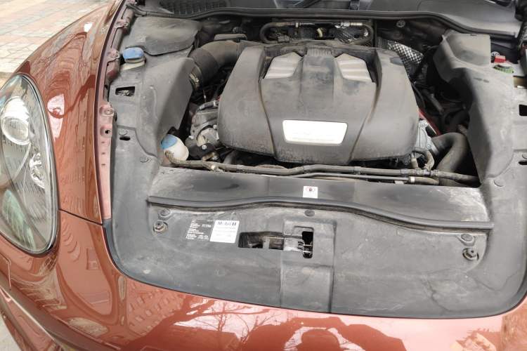 Used Porsche Cayenne 2011 Cayenne 3.0T Engine Bay Right