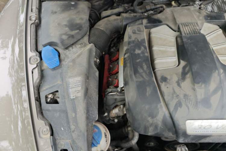 Used Porsche Cayenne 2011 Cayenne 3.0T Engine Bay Right