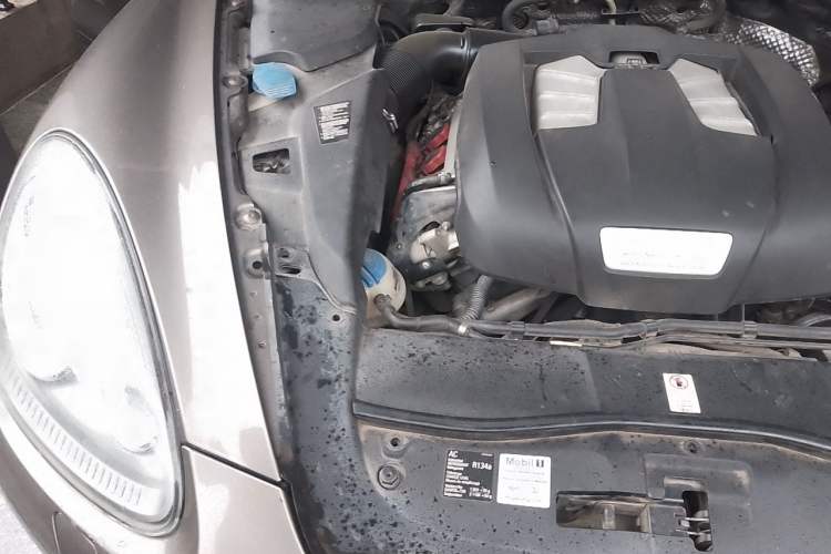 Used Porsche Cayenne 2011 Cayenne 3.0T Engine Bay Right