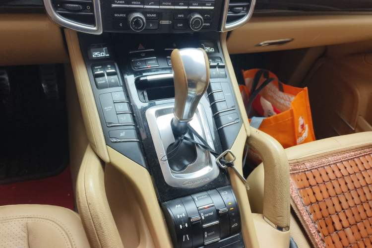 Used Porsche Cayenne 2011 Cayenne 3.0T Gear Lever