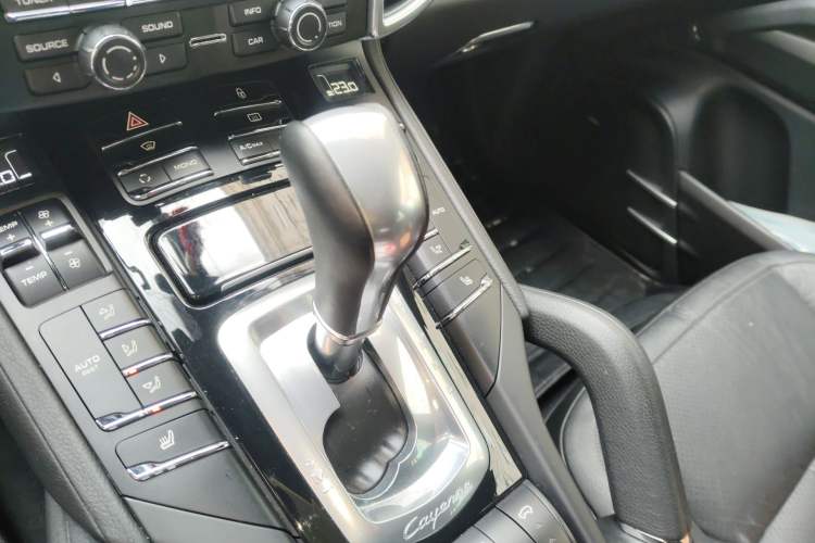 Used Porsche Cayenne 2011 Cayenne 3.0T Gear Lever