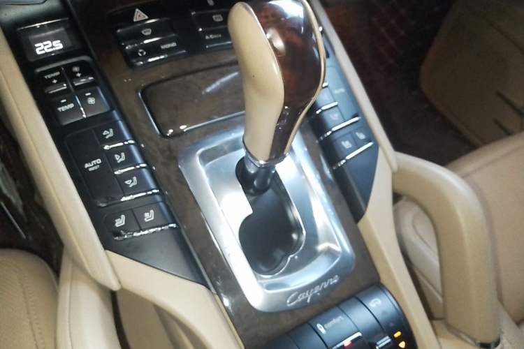 Used Porsche Cayenne 2011 Cayenne 3.0T Gear Lever