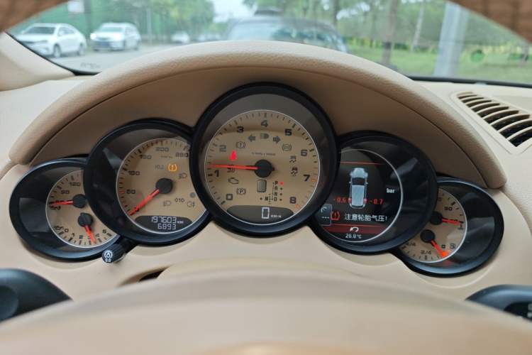 Used Porsche Cayenne 2011 Cayenne 3.0T Instrument Cluster