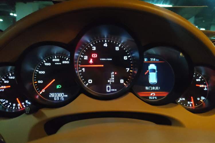 Used Porsche Cayenne 2011 Cayenne 3.0T Instrument Cluster