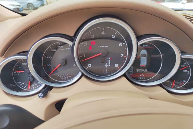 Used Porsche Cayenne 2011 Cayenne 3.0T Instrument Cluster