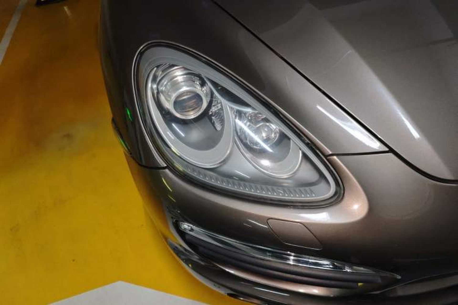 Used Porsche Cayenne 2011 Cayenne S 4.8L Right Front Headlight