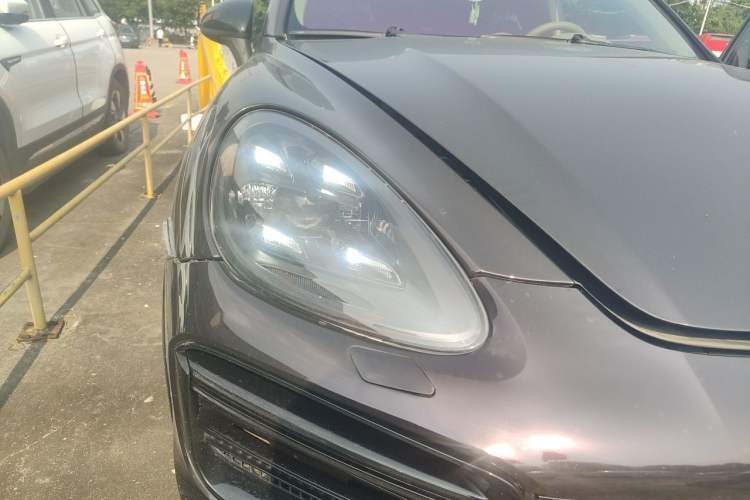 Used Porsche Cayenne 2011 Cayenne 3.0T Right Front Headlight