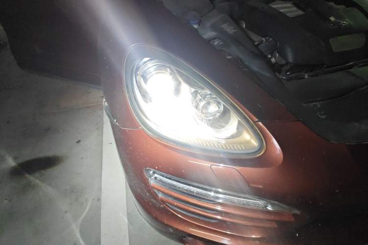 Used Porsche Cayenne 2011 Cayenne 3.0T Right Front Headlight